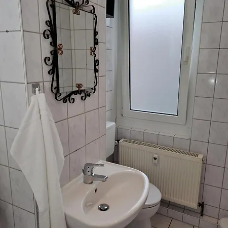 Neueburgk59, App, Kitchen And Bath *