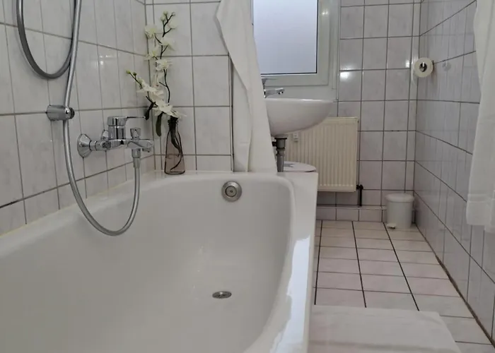 Neueburgk59, App, Kitchen And Bath Apartment